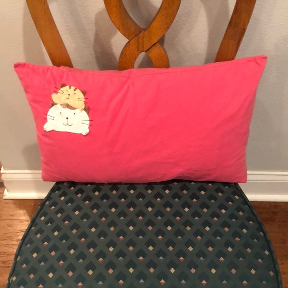 hikosen cara cat pillow